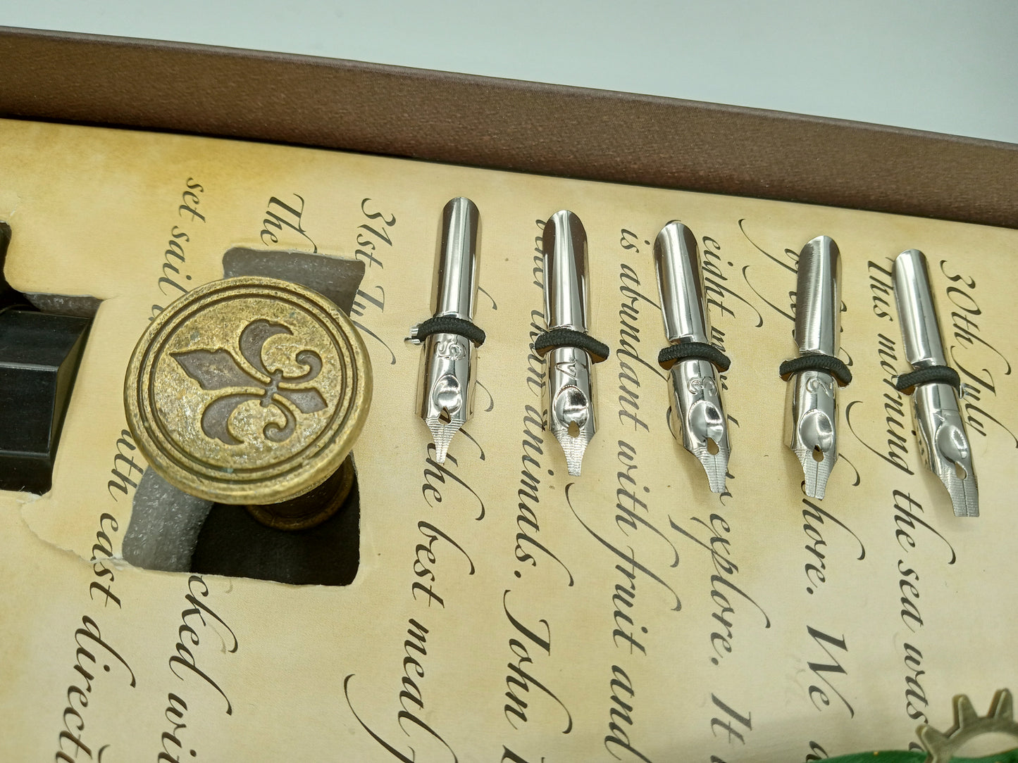 Green Calligraphy Feather Pen Box Set